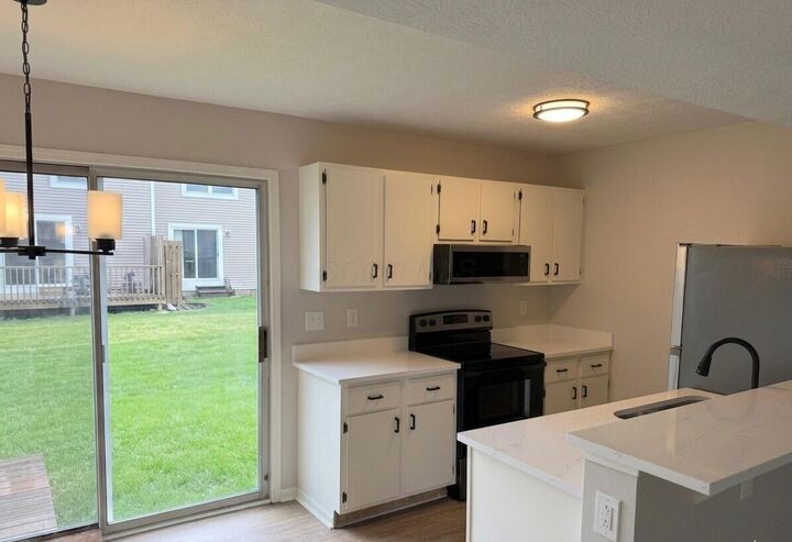 Property Photo:  5122 Singleton Drive  OH 43026 