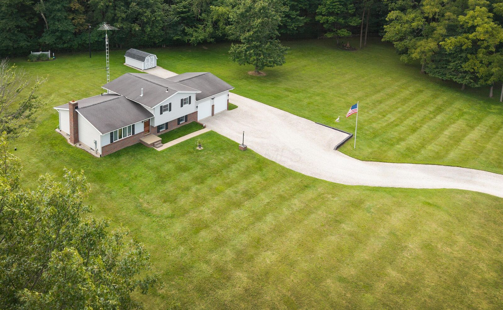 Property Photo: 29468 New Castle Road OH 43843