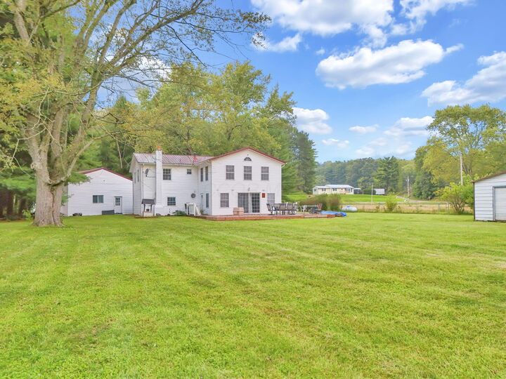 Property Photo:  6298 Fallsburg NE Road  OH 43055 