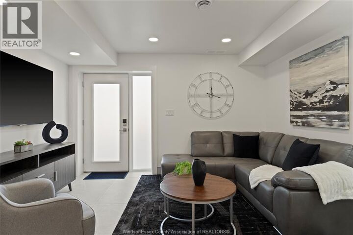Property Photo:  171 Robson Road 12  ON N8H 5R1 