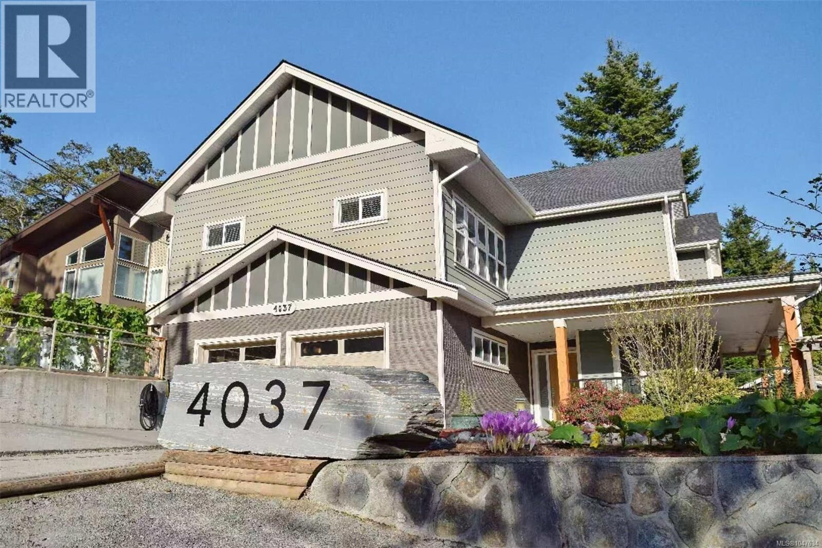 Property Photo: 4037 Nelthorpe Street BC V8X 2A2