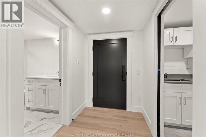 Property Photo:  247 Brock Street 104  ON N9V 2H4 