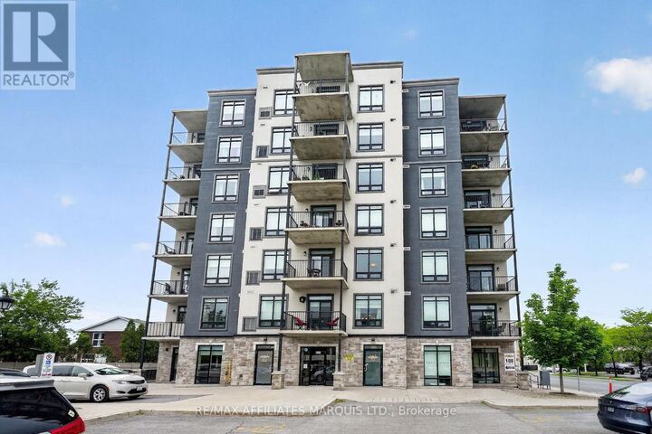 Property Photo:  108 Second Street East 401  ON K6H 3H1 