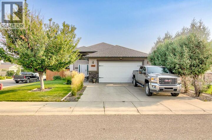 Property Photo: 544 Couleesprings Crescent South AB T1K 5R3