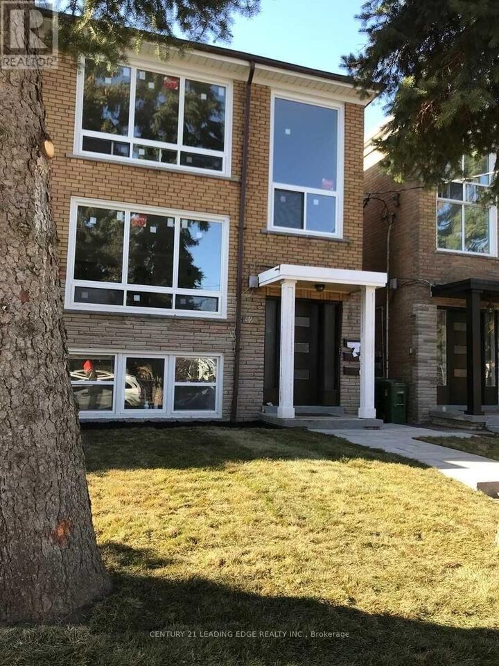 Property Photo:  426 Arlington Avenue Unit #2  ON M6C 3A2 