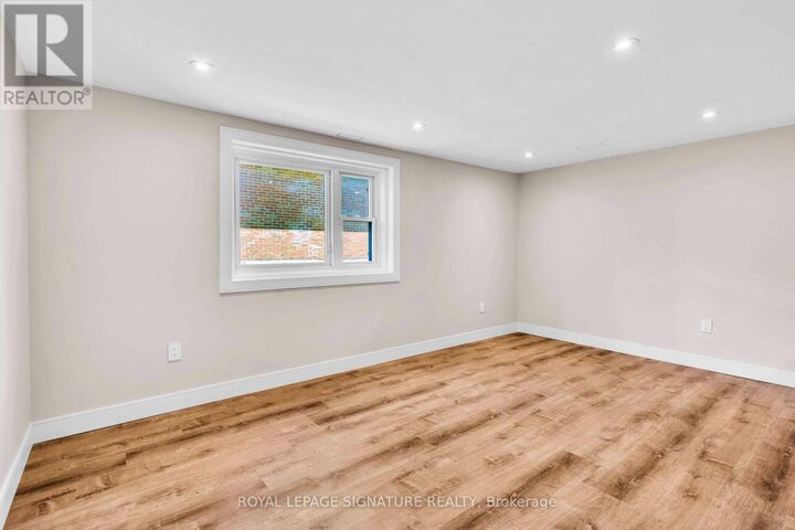 Property Photo: 986 Srigley Street 2 ON L3Y 1Y3