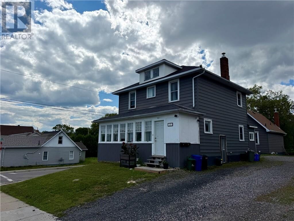 Property Photo:  231 Whittaker & 408 Isabel  ON P3C 1J7 