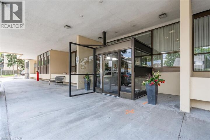 Property Photo:  81 Church Street 1801  ON N2G 4M1 
