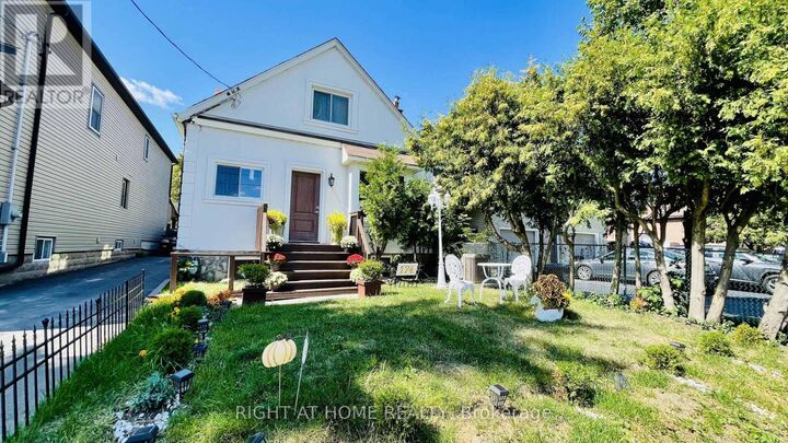 Property Photo: 174 Aylesworth Avenue ON M1N 2J6