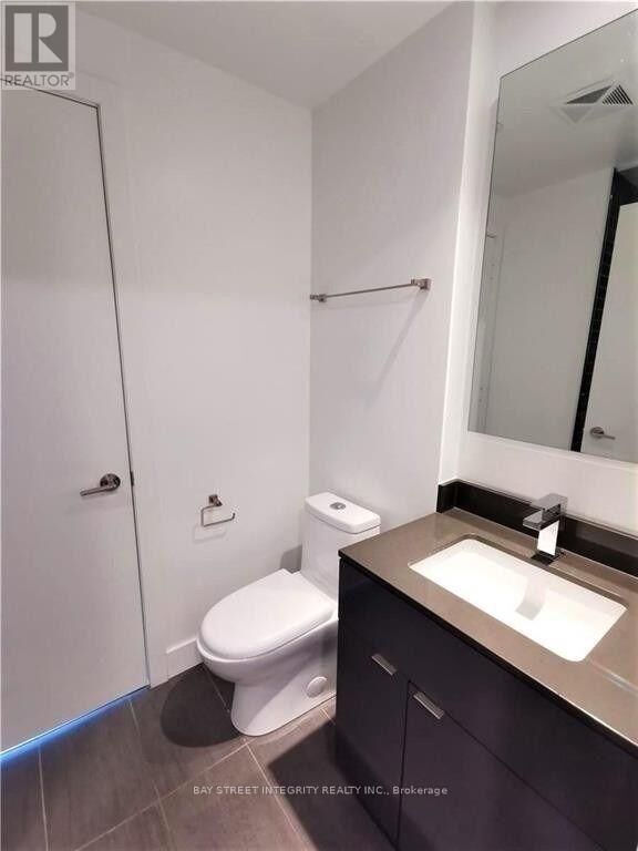 Property Photo:  7 Grenville Street 4303  ON M4Y 0E9 
