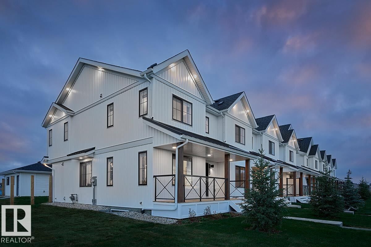 Property Photo:  9008 Gilbert Cl NW  AB T5T 7Z3 