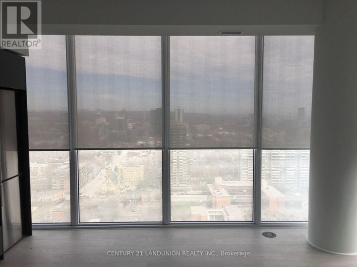 Property Photo: 181 Dundas Street East 2905 ON M5A 0N5