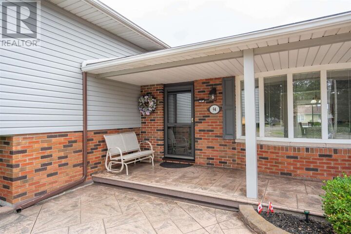 Photo de la propriété:  94 Laronde Ave  ON P6B 5R6 