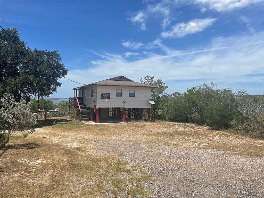 Property Photo: 118 E Lake View Trail TX 78383