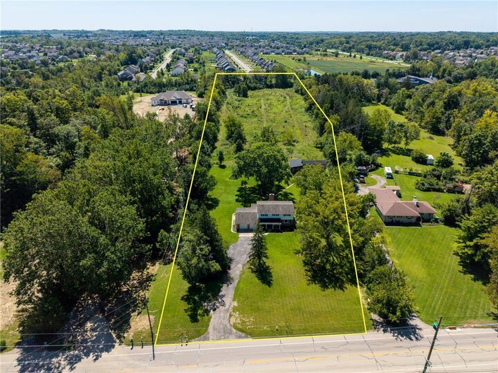 Property Photo:  222 E Social Row Road  OH 45458 