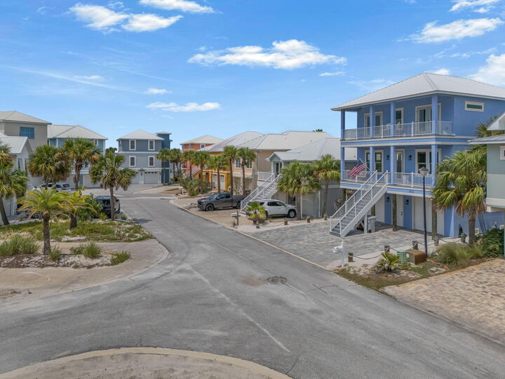 Property Photo:  1432 Homeport Drive  FL 32566 