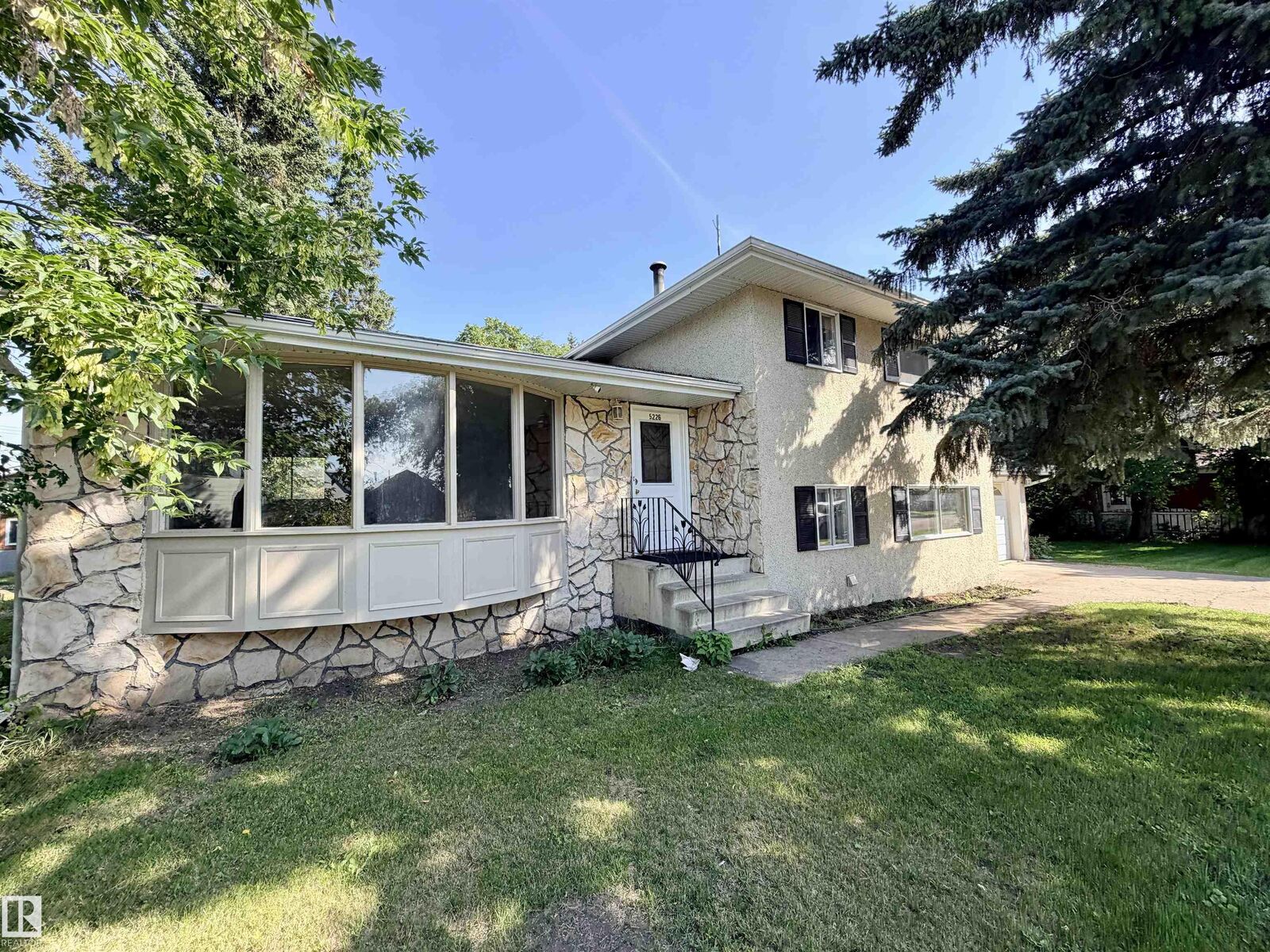 Property Photo:  5226 47 Avenue  AB T0A 3A4 