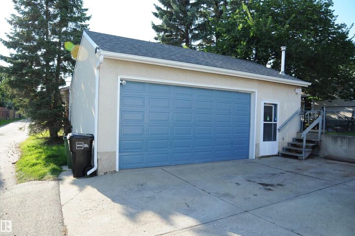 Property Photo:  10219 155 Avenue NW  AB T5X 4G4 