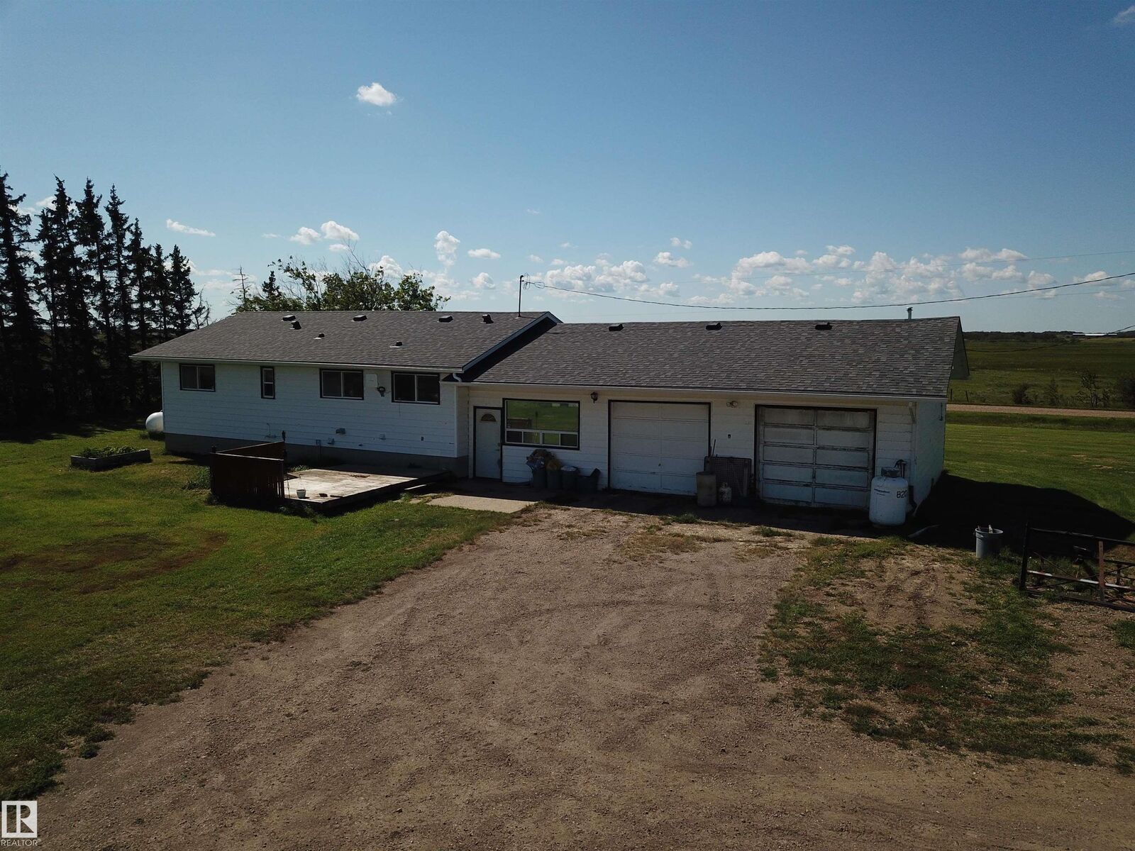 Property Photo:  532037 Rg Rd 182  AB T0B 4J5 