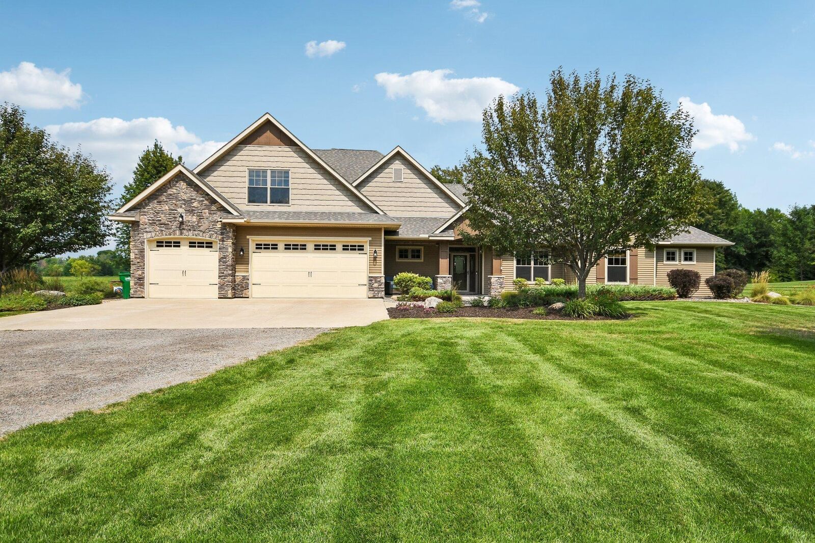 Property Photo:  11542 Tilton Trail S  MN 55374 
