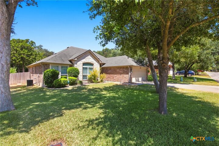 Property Photo:  5812 Butterfly Court  TX 76502 