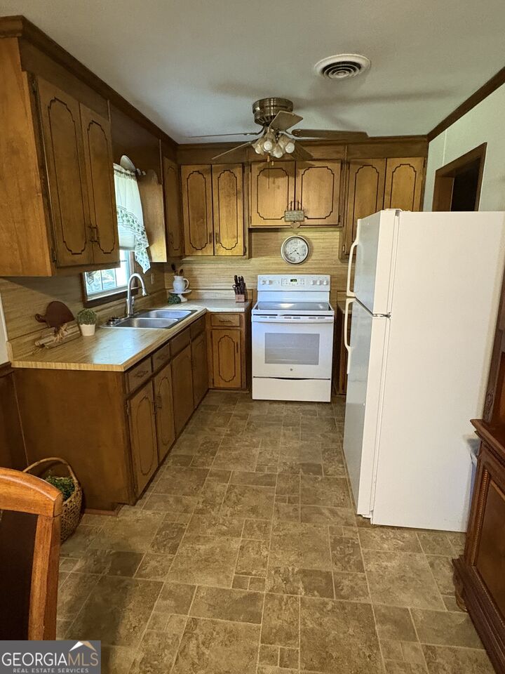 Property Photo:  3000 15th Avenue  AL 36854 