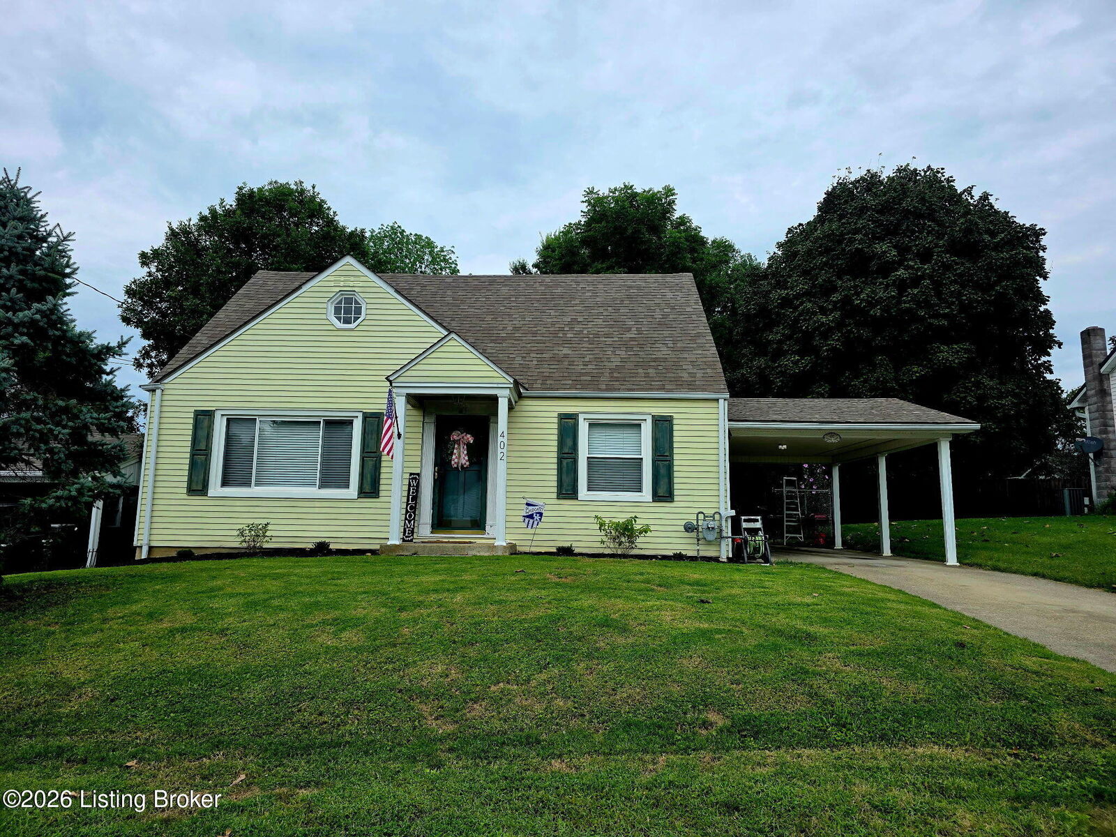 Property Photo: 402 Garden Ct KY 40069