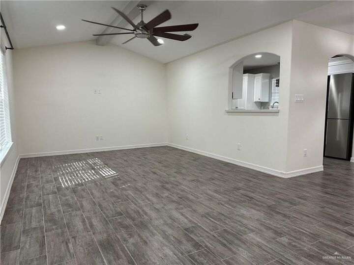 Property Photo: 304 W Walnut Avenue TX 78501