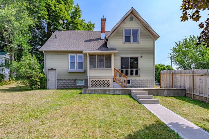 Property Photo:  400 Genesee St N  WI 54452 