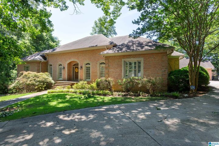 Property Photo: 4905 Cold Harbor Drive AL 35223