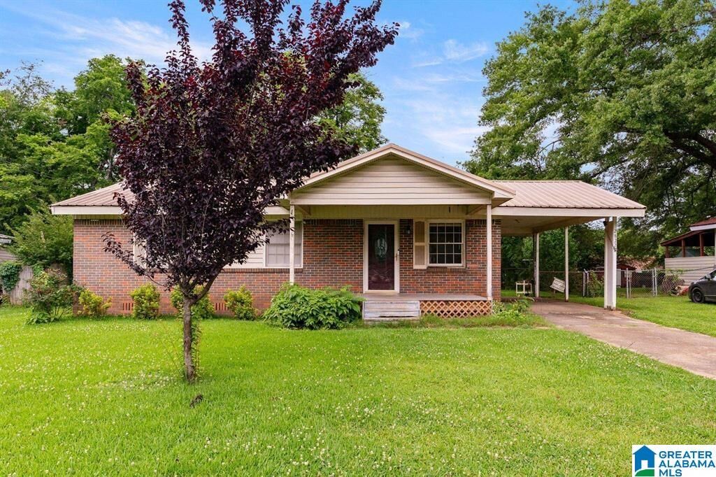 Property Photo: 2822 Brooklane Drive AL 35023