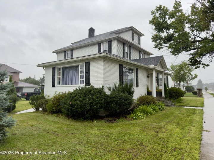 Property Photo:  536 Moosic Road 2nd Floor  PA 18518 