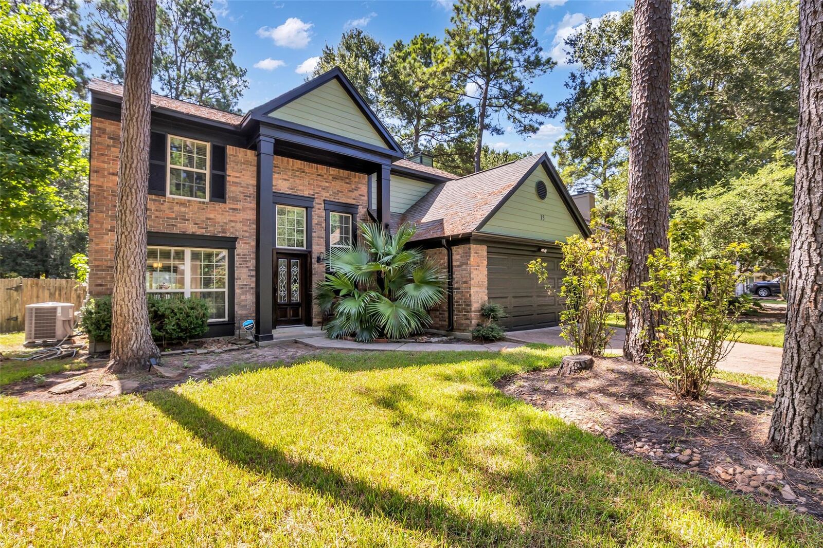 Property Photo: 15 E Stony Bridge Circle TX 77381