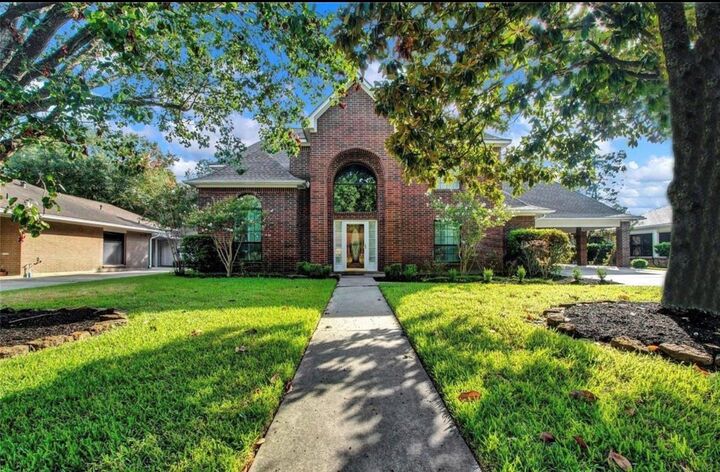 Property Photo: 611 N Hickory Street TX 77375
