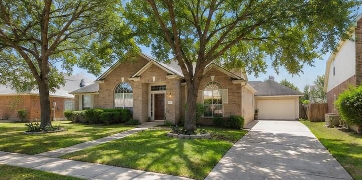 Property Photo: 17711 Emerald Garden Lane TX 77084