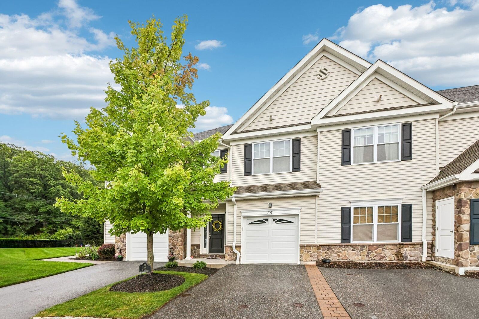 Property Photo: 35 Red Oak Ct NJ 07420