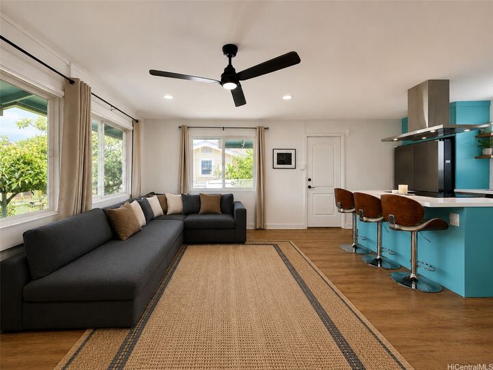 Property Photo:  64 Makaweo Avenue A  HI 96786 