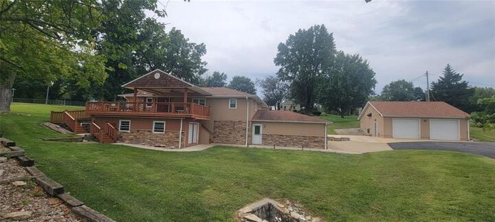 Property Photo:  5001 NW High Drive Drive  MO 64150 