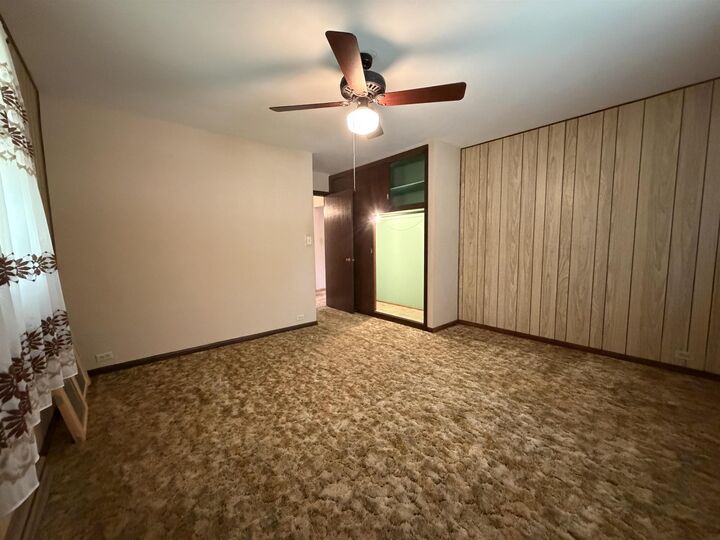 Property Photo:  503 W Center Street  IA 52159 