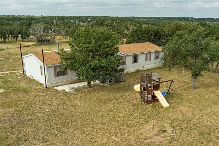 Property Photo: 36 Crossing Dr TX 78631