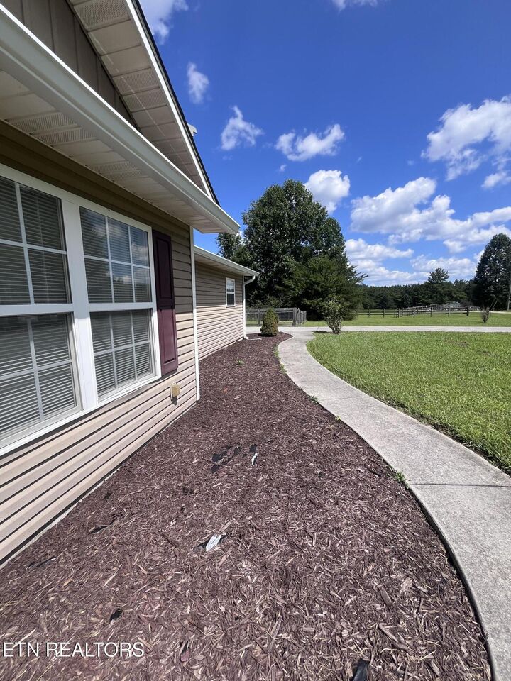 Property Photo:  29 Mount Vernal Rd  TN 37854 