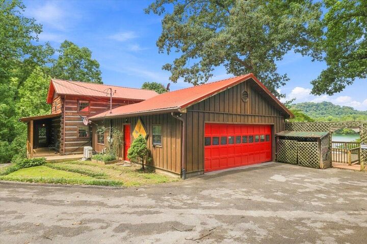 Property Photo:  2308 N Ridge Drive  TN 37760 