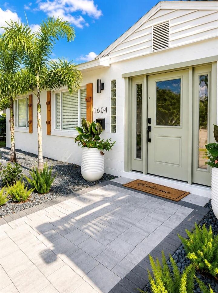 Property Photo:  1604 Bryn Mawr Street  FL 32804 