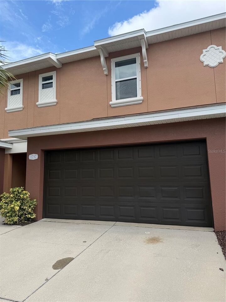 Property Photo:  1737 Sommarie Way  FL 34689 