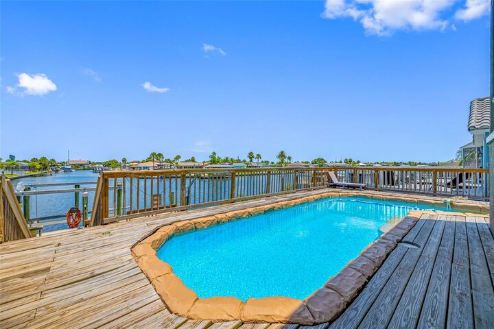 Property Photo:  861 Symphony Isles Boulevard  FL 33572 