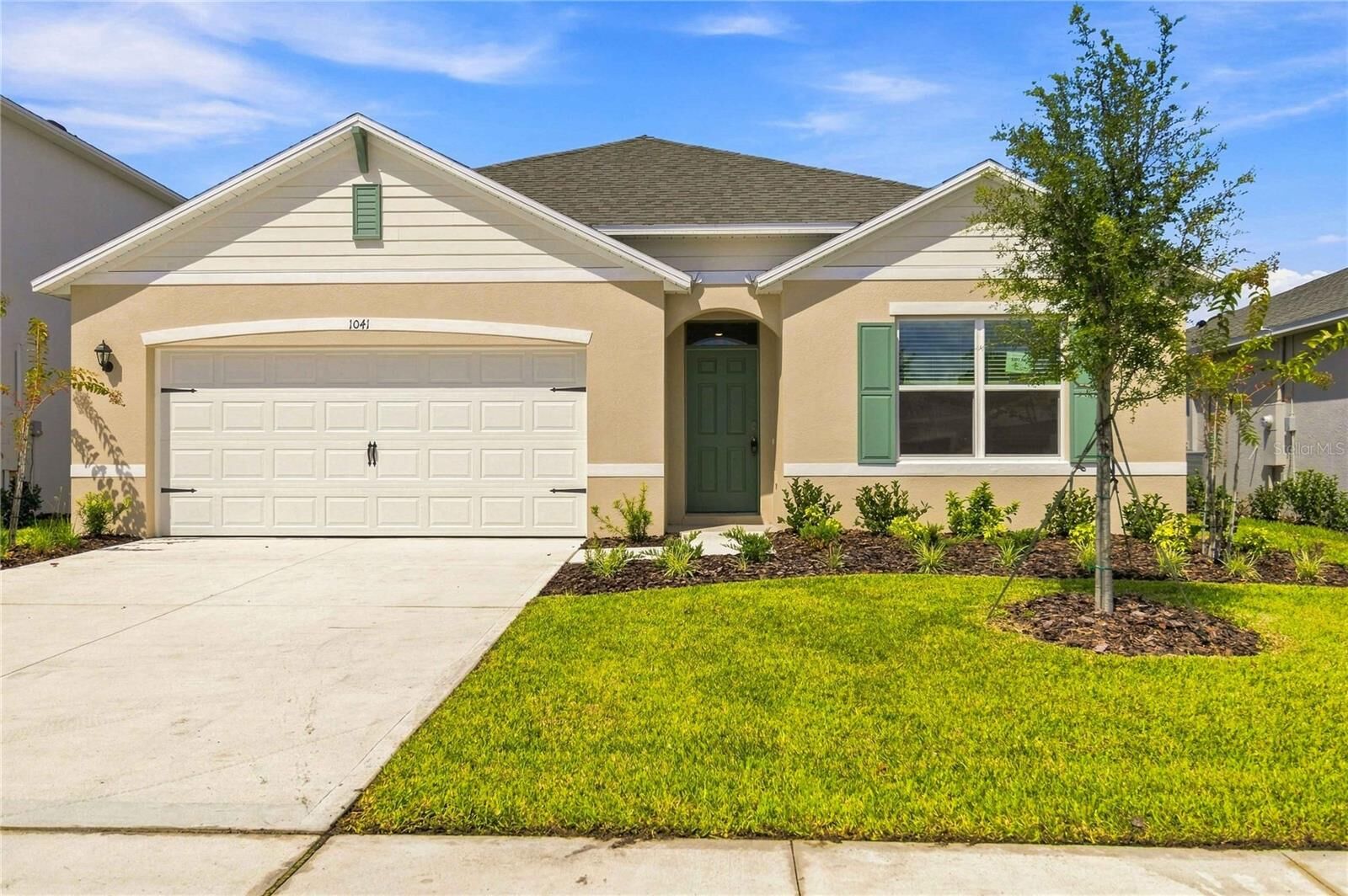 Property Photo: 1041 Champion Ridge Drive FL 32124