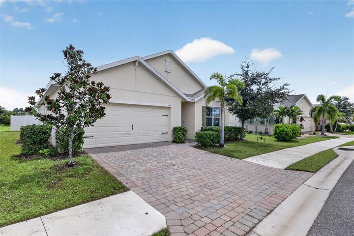 Property Photo: 5437 Shell Mound Circle FL 33982