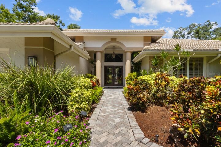 Property Photo:  5166 Kestral Park Terrace  FL 34231 