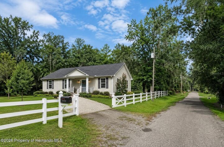 Property Photo: 23186 Fitzhugh Avenue FL 34601
