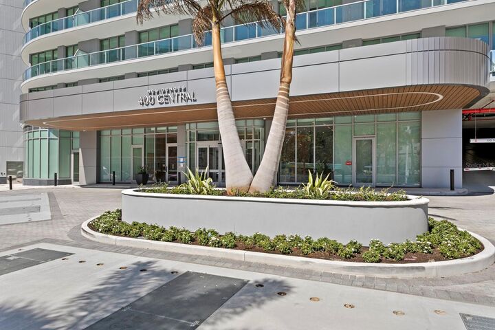 Property Photo: 400 Central Avenue 1704 FL 33701